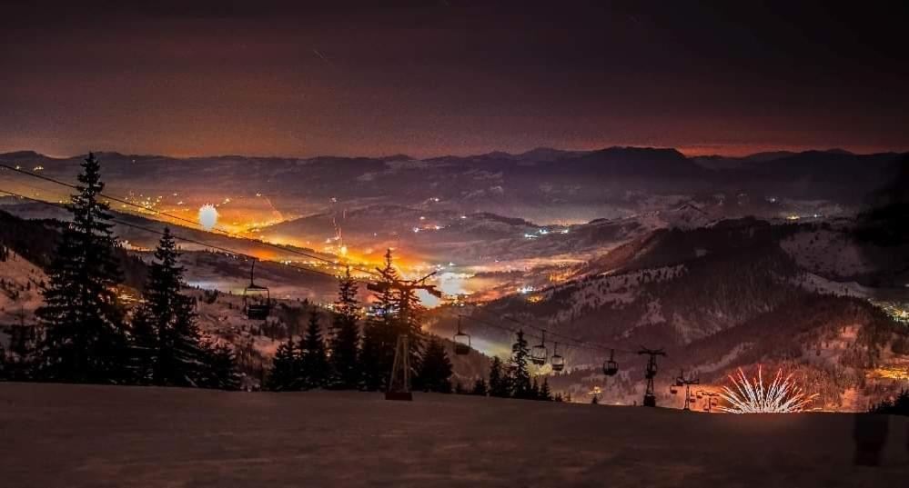 ホテル Cabana Cascada Cailor Borşa エクステリア 写真